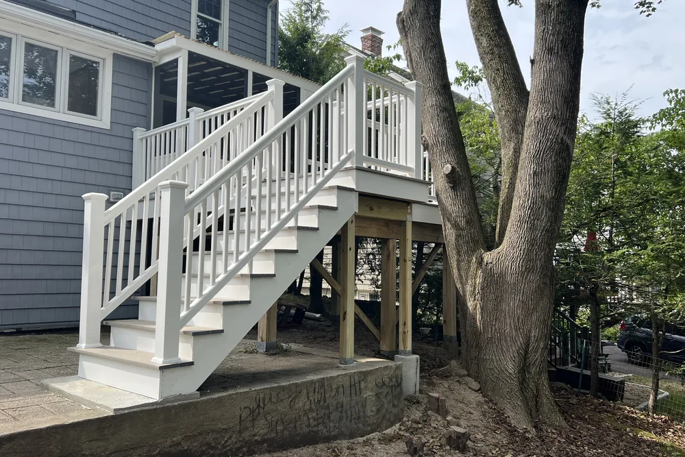 Georgetown decks and patios finished by DeFaria Construction